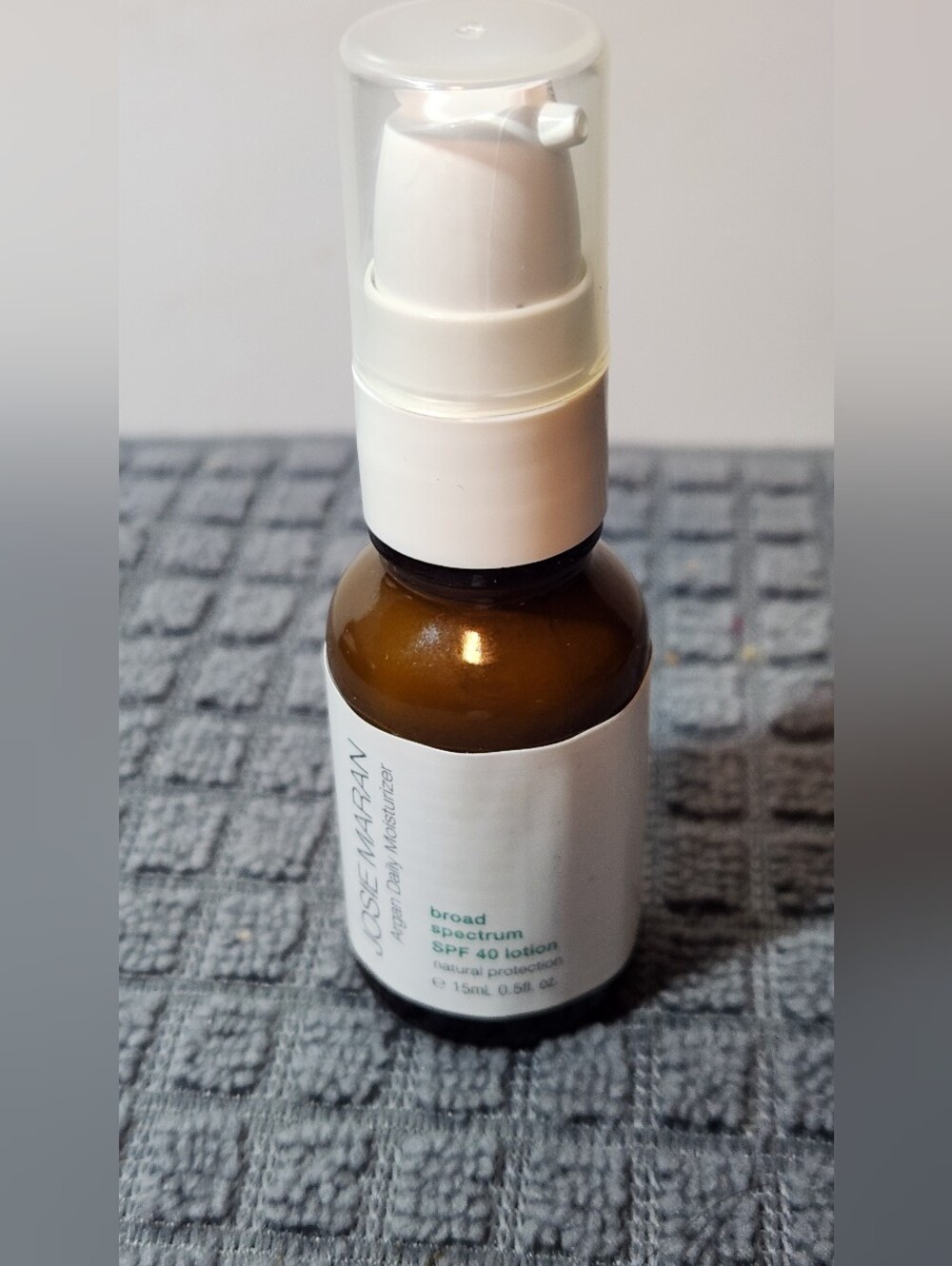 JOSIE MARAN White and Brown Pump Bottle Skincare Serum